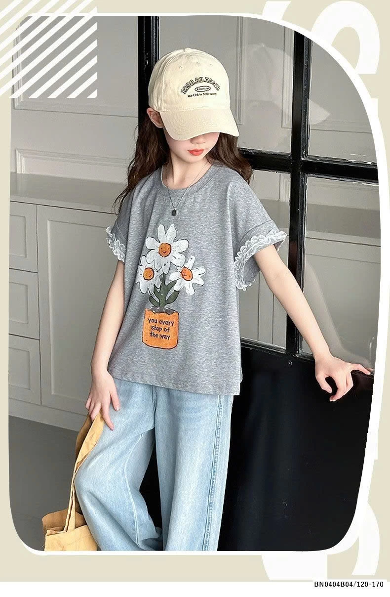 SET QUẦN JEAN SUÔNG MIX ÁO THUN HOA XÁM TAY REN