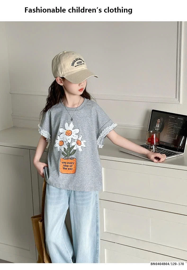 SET QUẦN JEAN SUÔNG MIX ÁO THUN HOA XÁM TAY REN