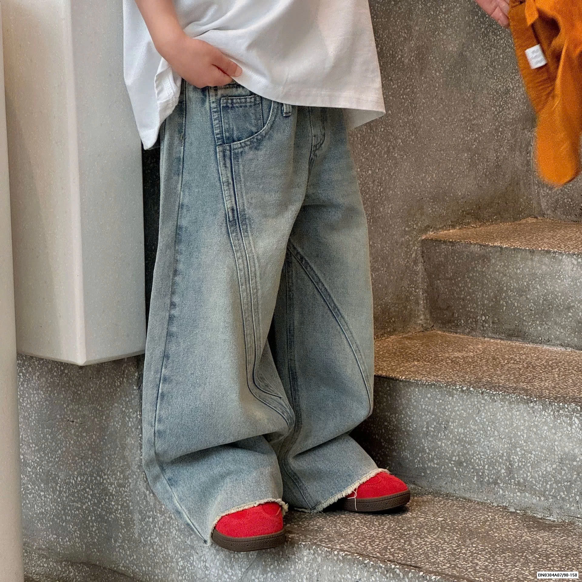 JEANS SUÔNG TUA GẤU