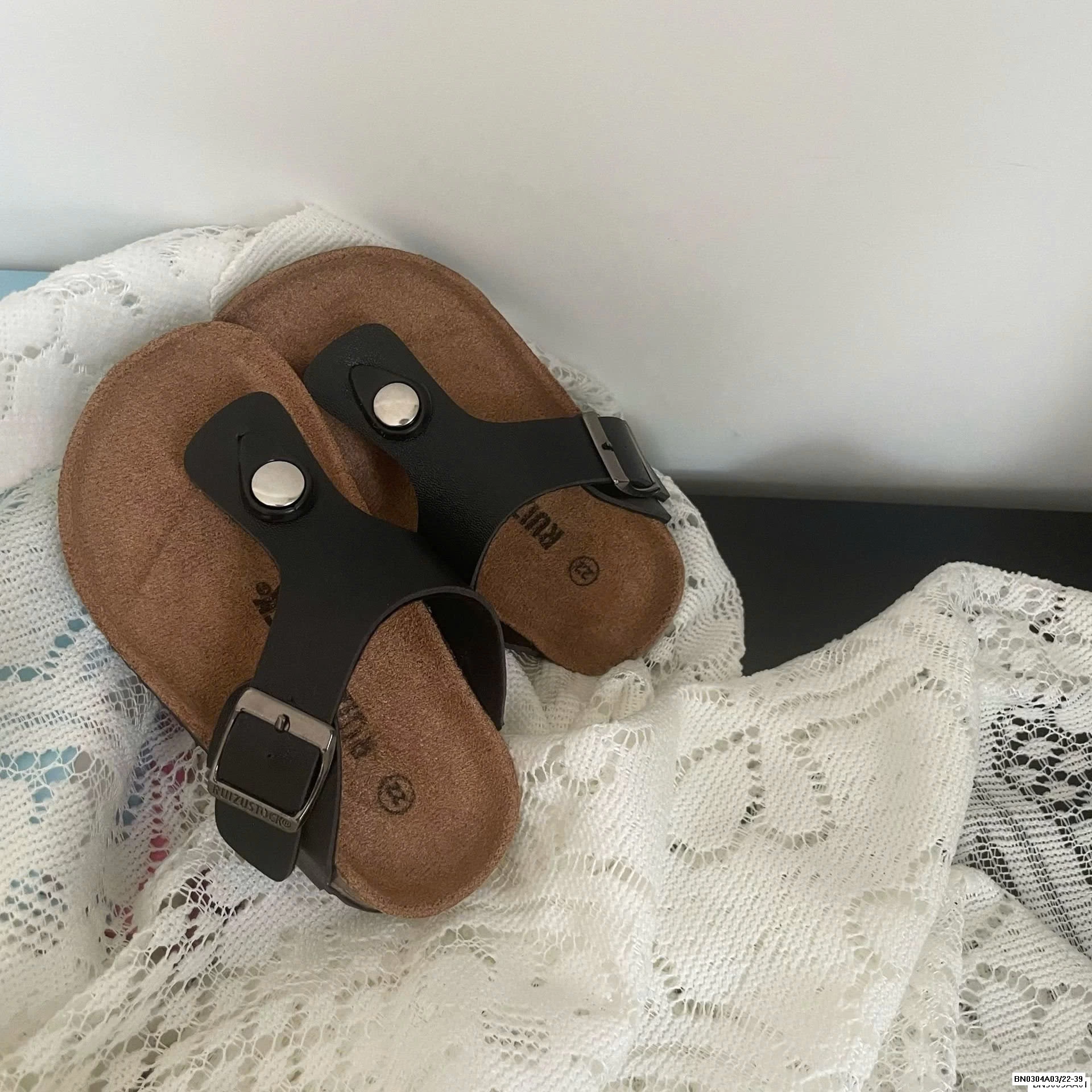 DÉP XỎ NGÓN ĐẾ KẾP RUIZU