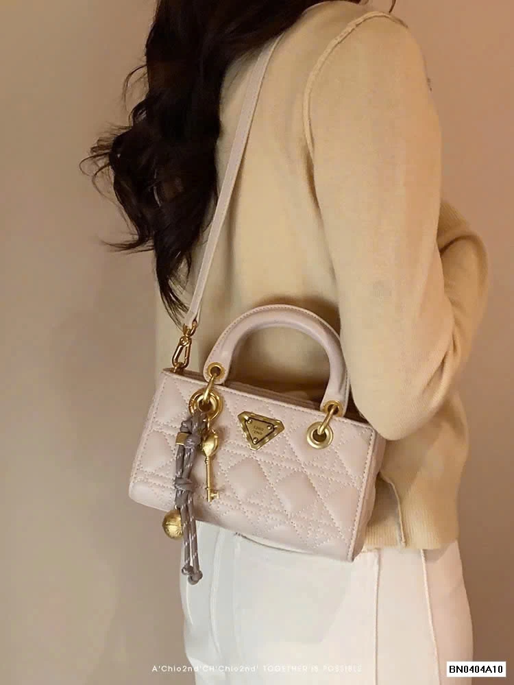 TÚI CHIO2ND TAG PRADA