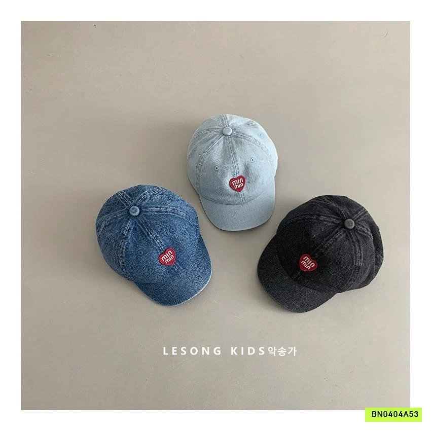 MŨ KẾT THÊU TRÁI TIM