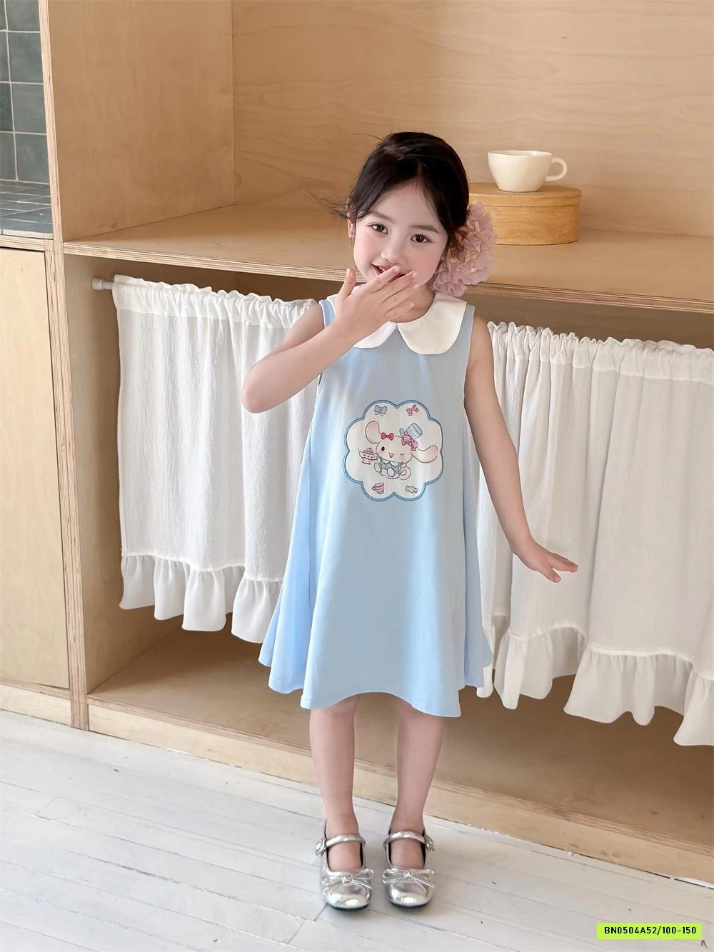 ĐẦM SÁT NÁCH DÁNG XÒE CỔ SEN