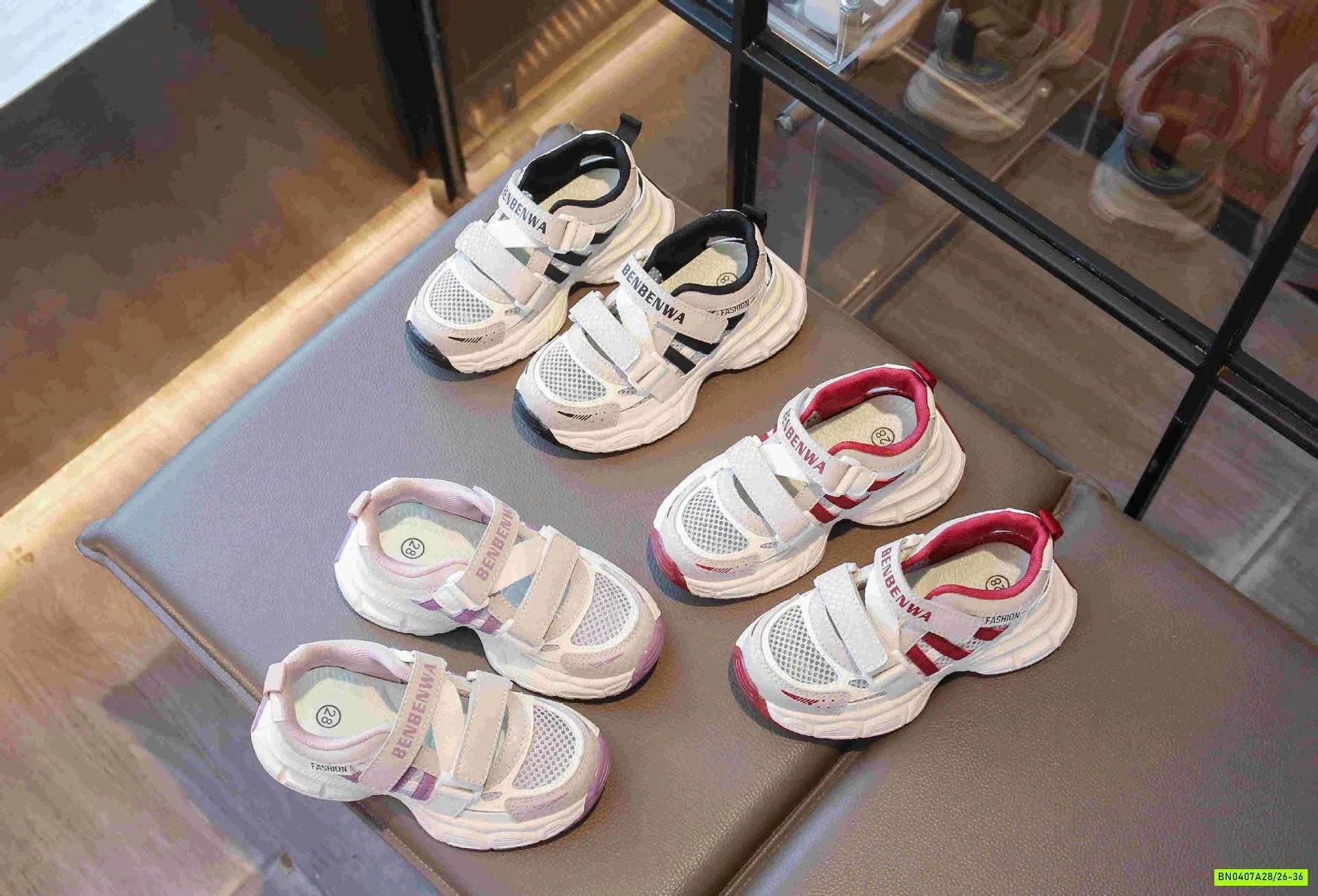 GIÀY THỂ THAO LƯỚI QUAI DÁN