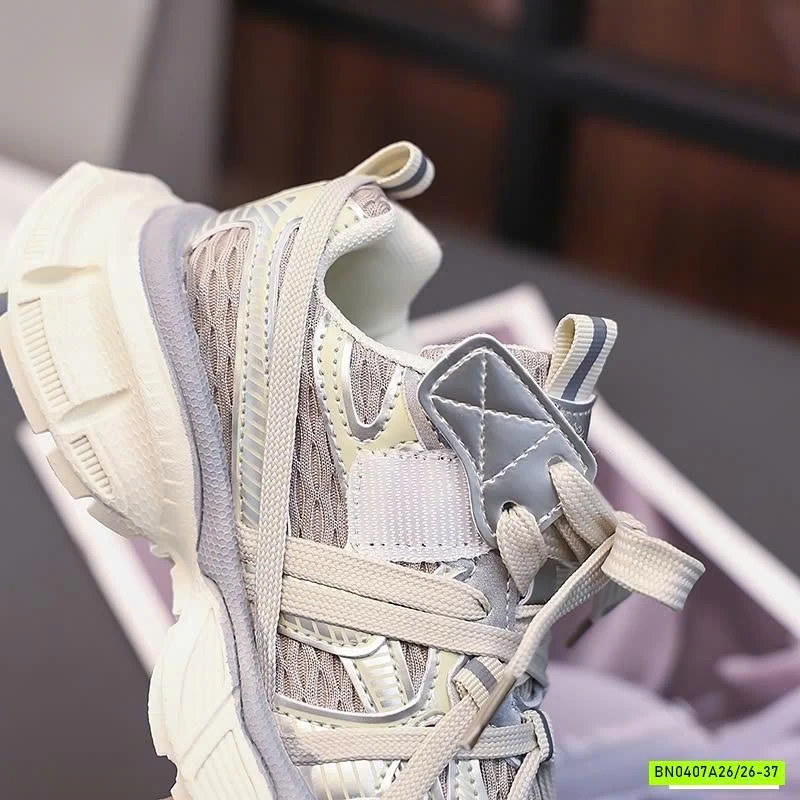 GIÀY THỂ THAO CÁ TÍNH