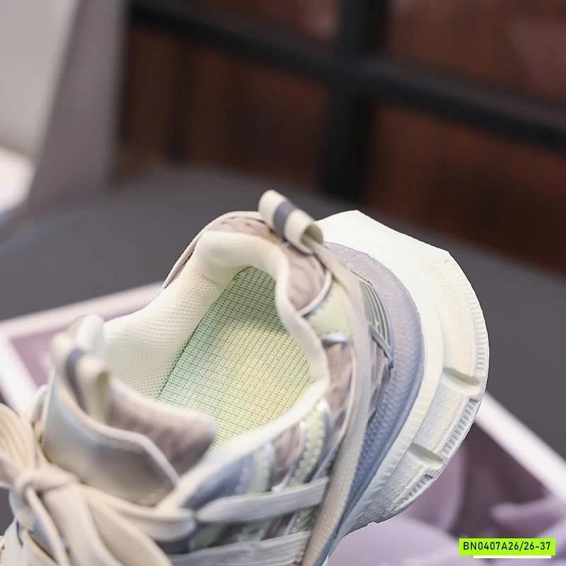 GIÀY THỂ THAO CÁ TÍNH