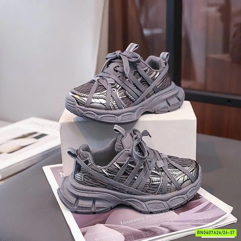 GIÀY THỂ THAO CÁ TÍNH