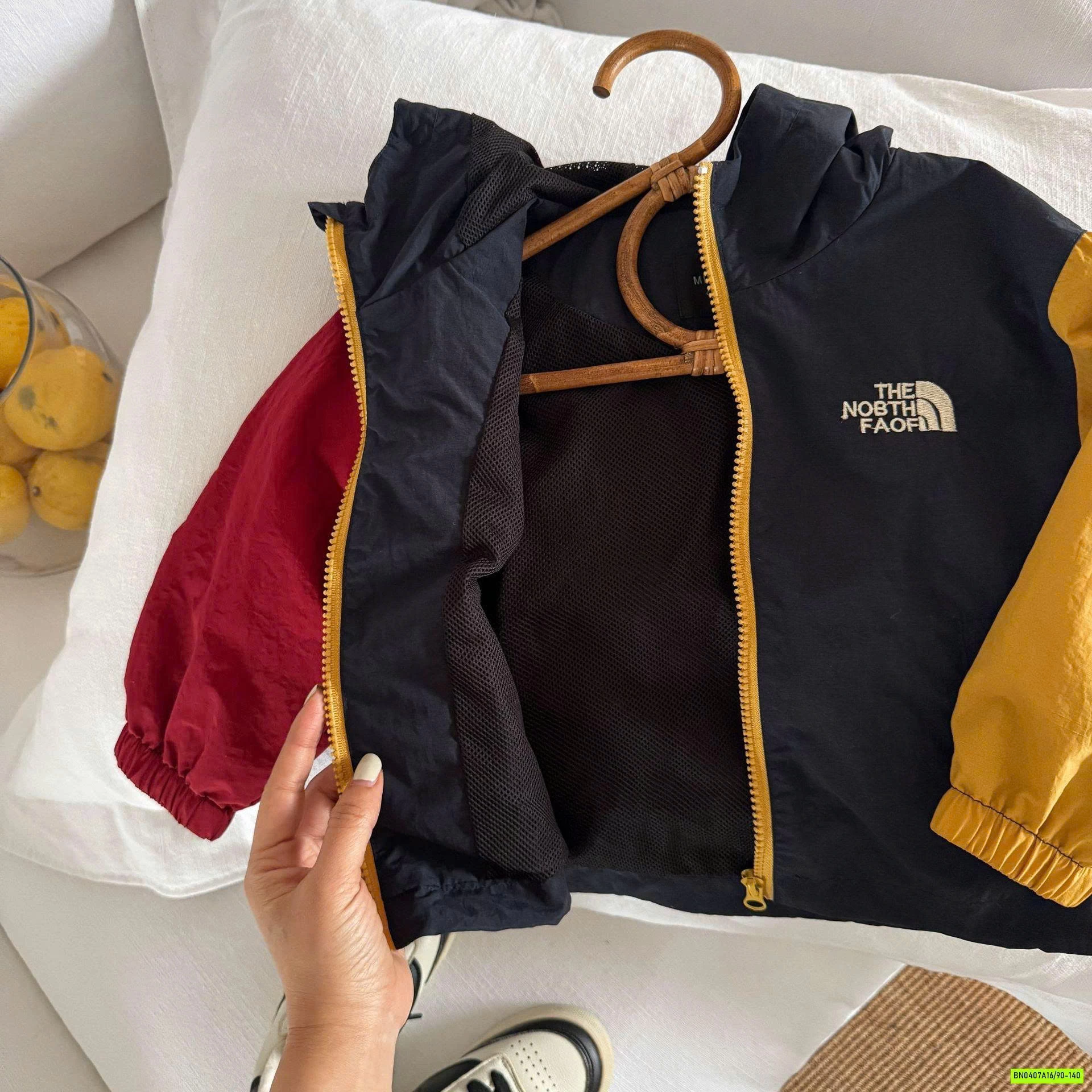 KHOÁC GIÓ TÚI LƯNG PHỐI MÀU MMY