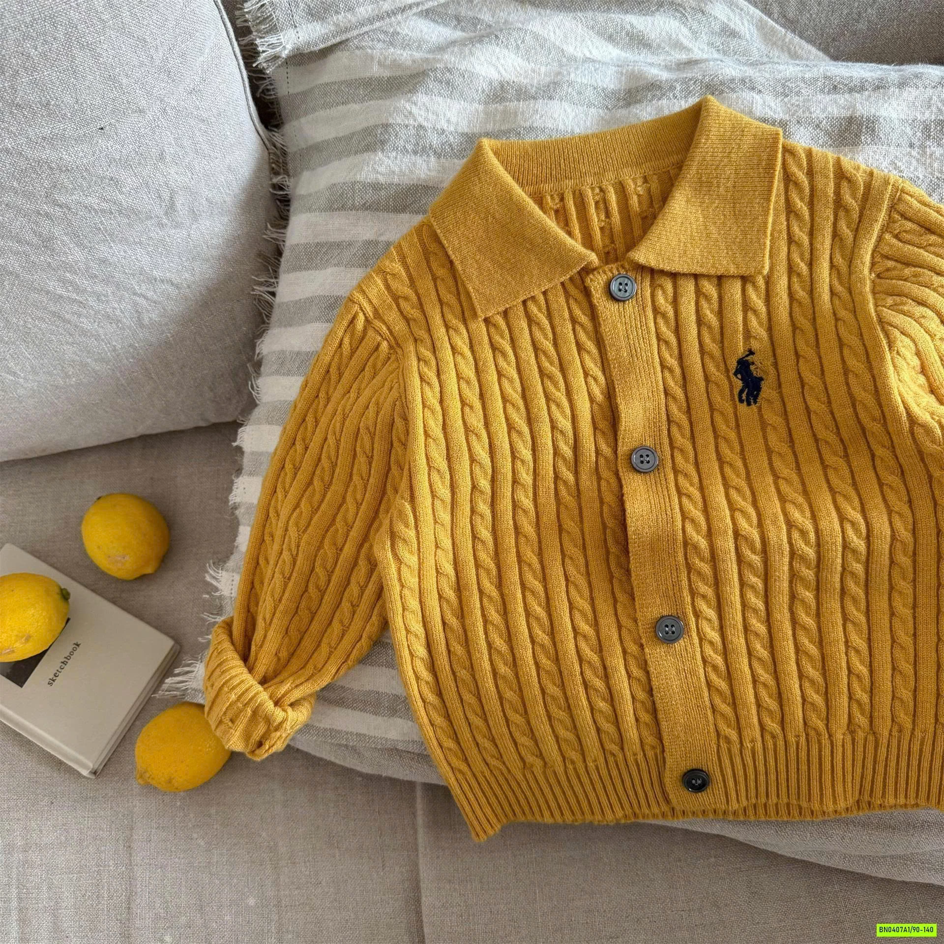 KHOÁC LEN LOGO NGỰA MMY