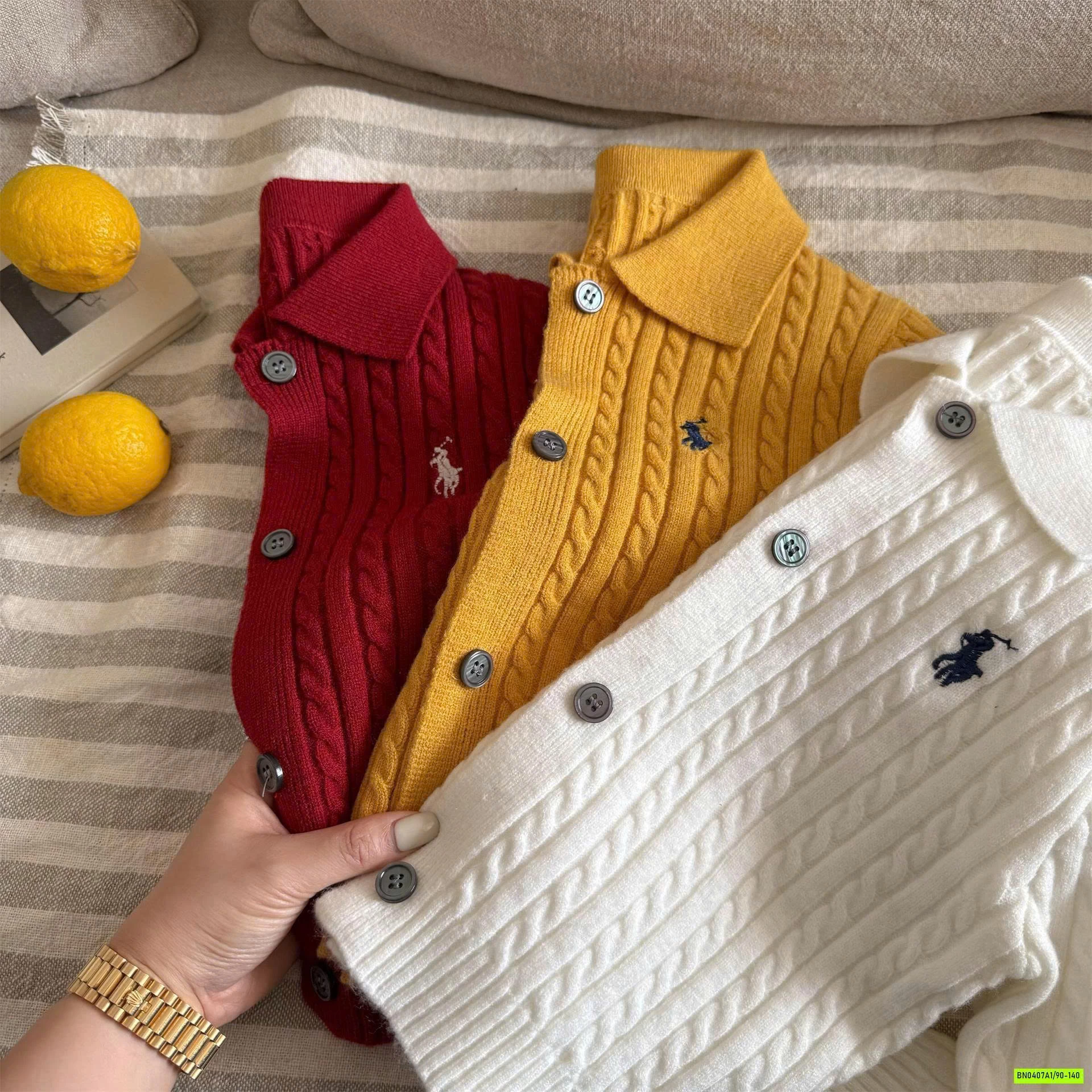 KHOÁC LEN LOGO NGỰA MMY