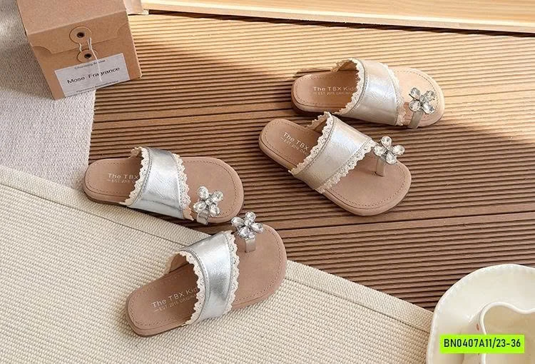 DÉP XỎ NGÓN GĂN HOA