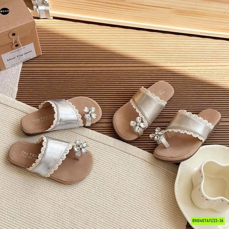 DÉP XỎ NGÓN GĂN HOA