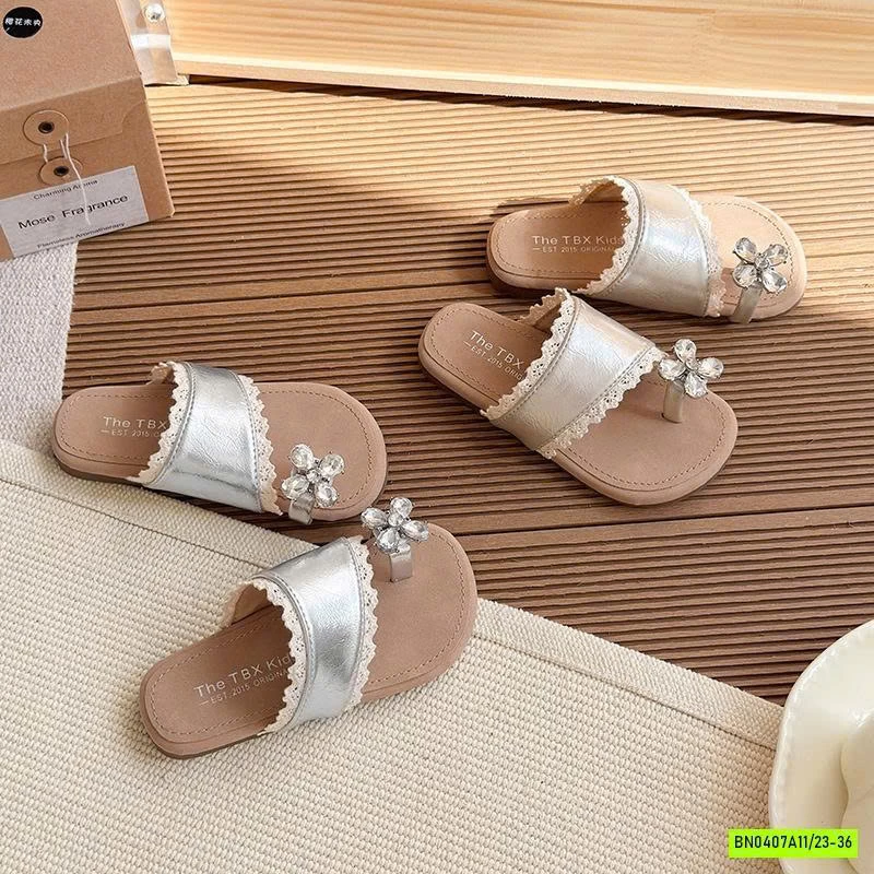 DÉP XỎ NGÓN GĂN HOA