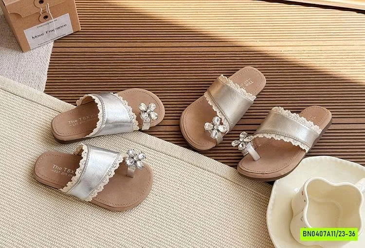 DÉP XỎ NGÓN GĂN HOA