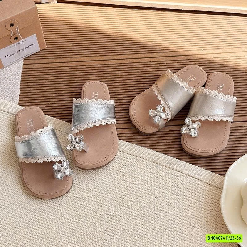 DÉP XỎ NGÓN GĂN HOA