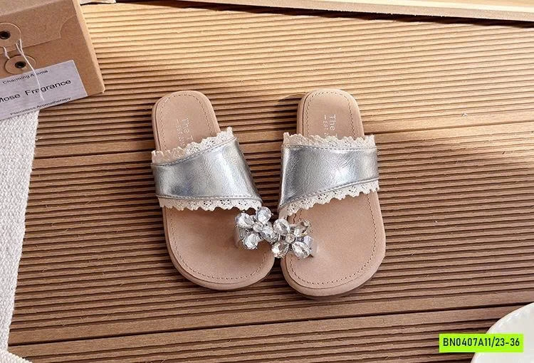 DÉP XỎ NGÓN GĂN HOA