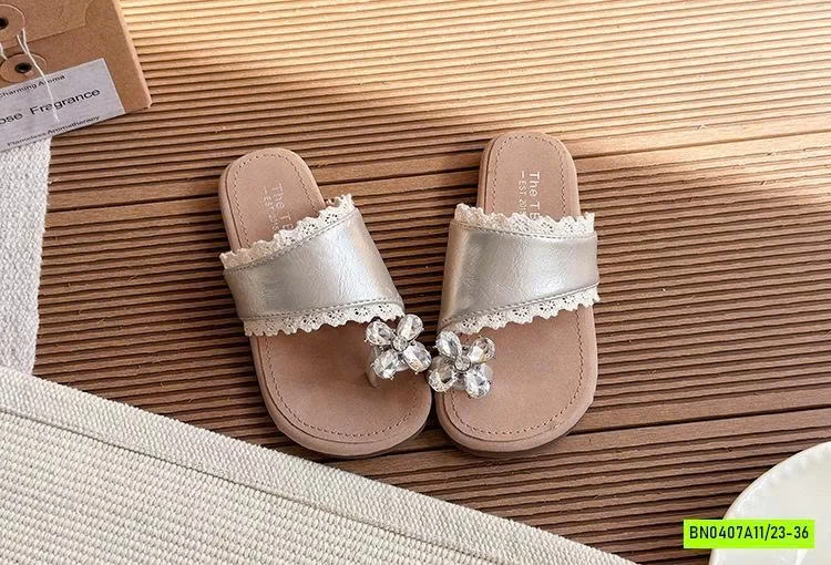 DÉP XỎ NGÓN GĂN HOA