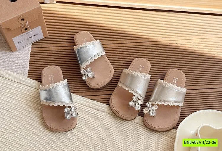 DÉP XỎ NGÓN GĂN HOA