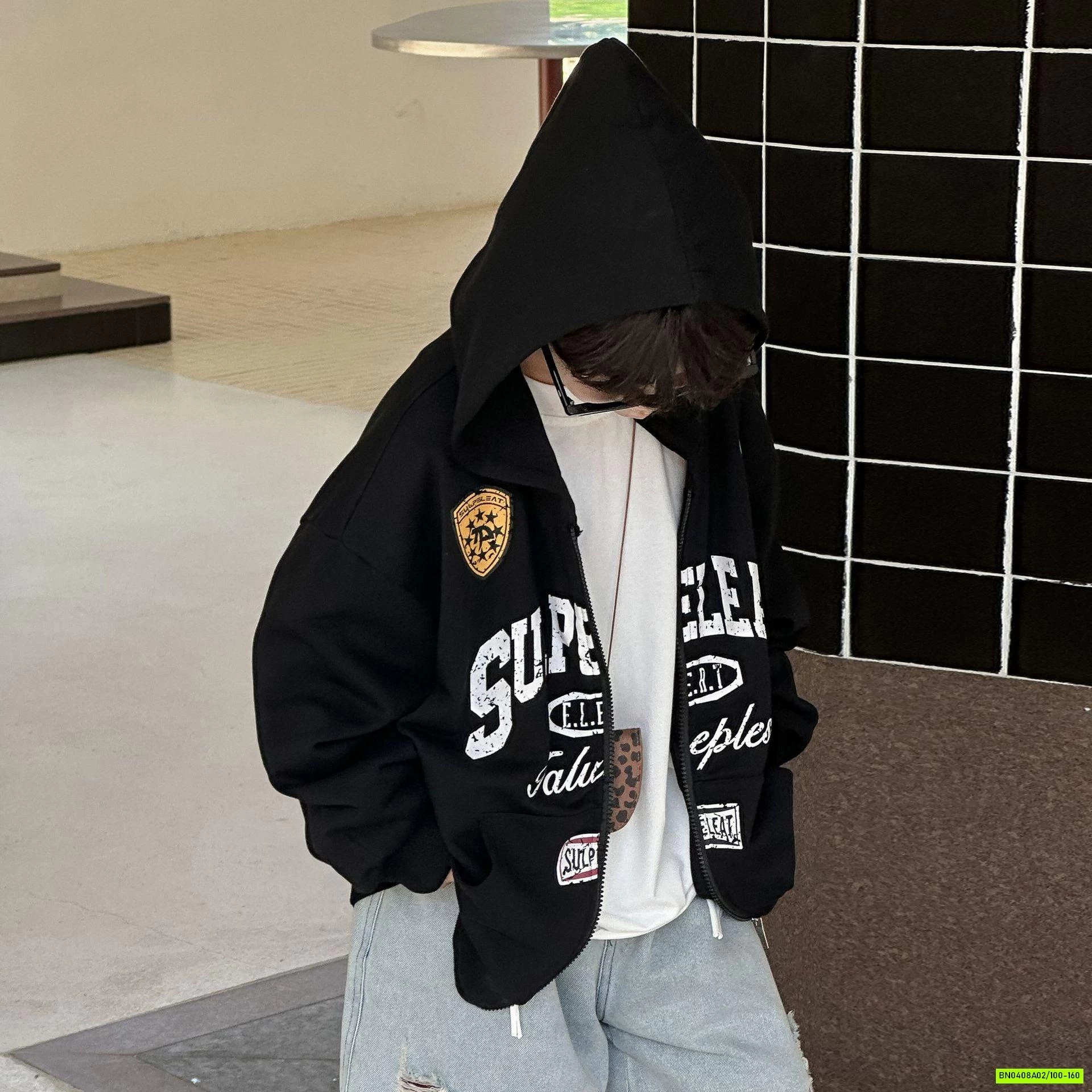 KHOÁC NỈ ĐEN LIỀN MŨ