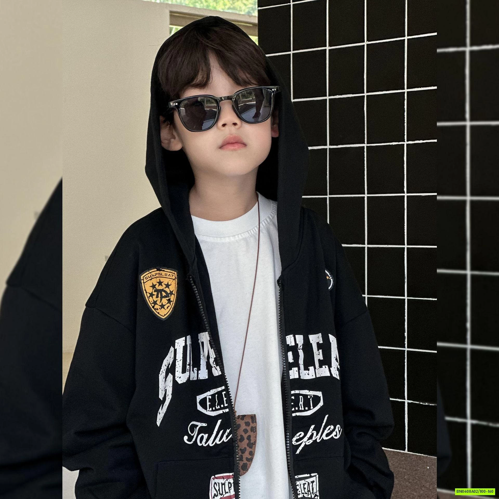 KHOÁC NỈ ĐEN LIỀN MŨ