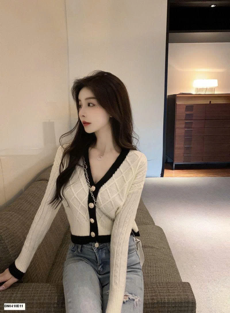 CROPTOP LEN CỔ V PHỐI VIỀN