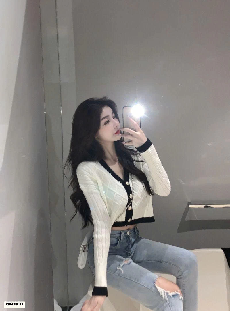 CROPTOP LEN CỔ V PHỐI VIỀN