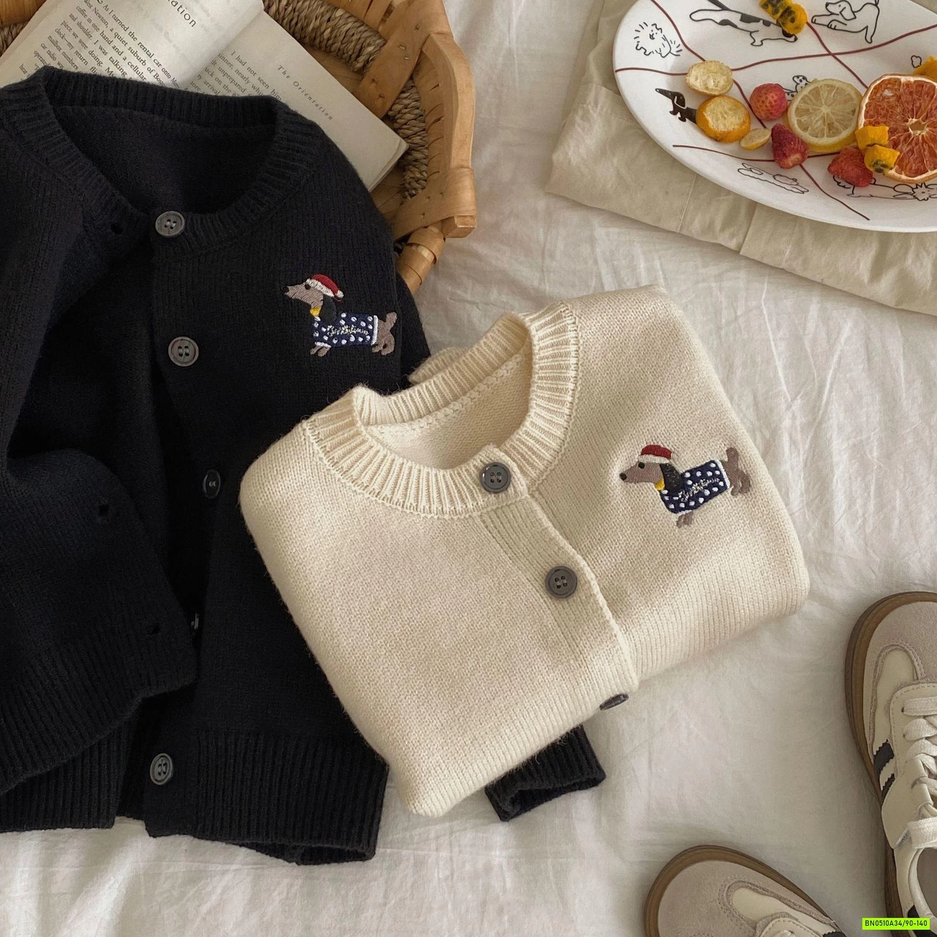 KHOÁC LEN THÊU CÚN