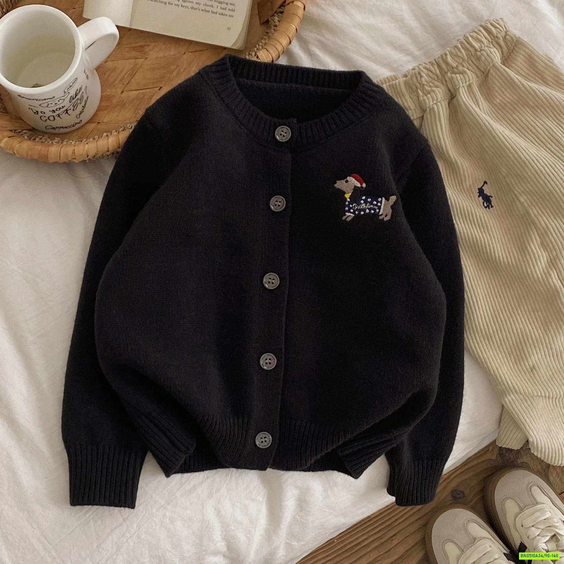 KHOÁC LEN THÊU CÚN