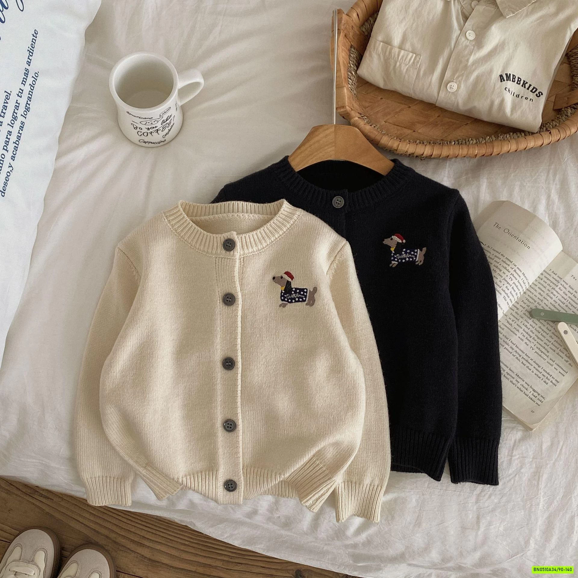 KHOÁC LEN THÊU CÚN