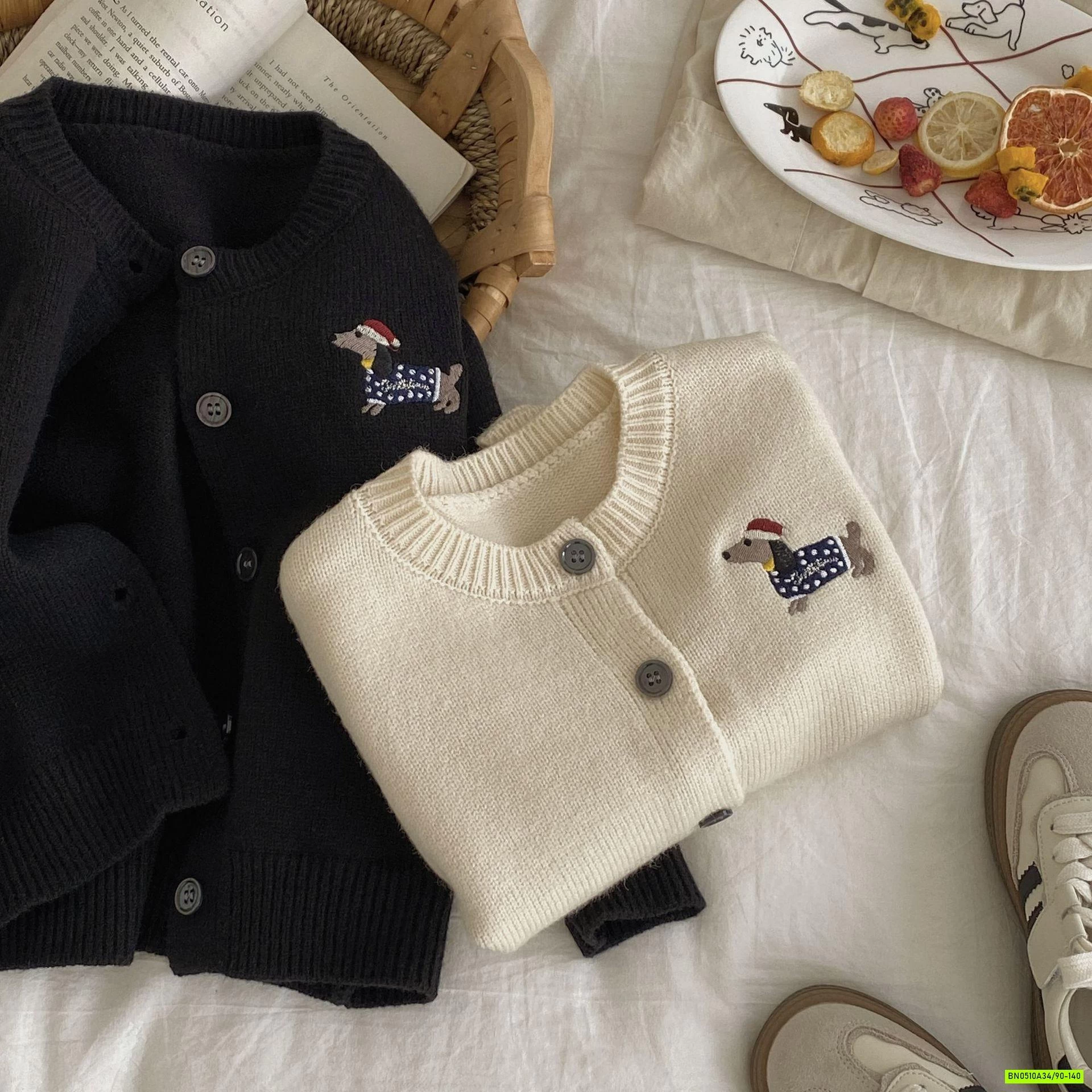 KHOÁC LEN THÊU CÚN