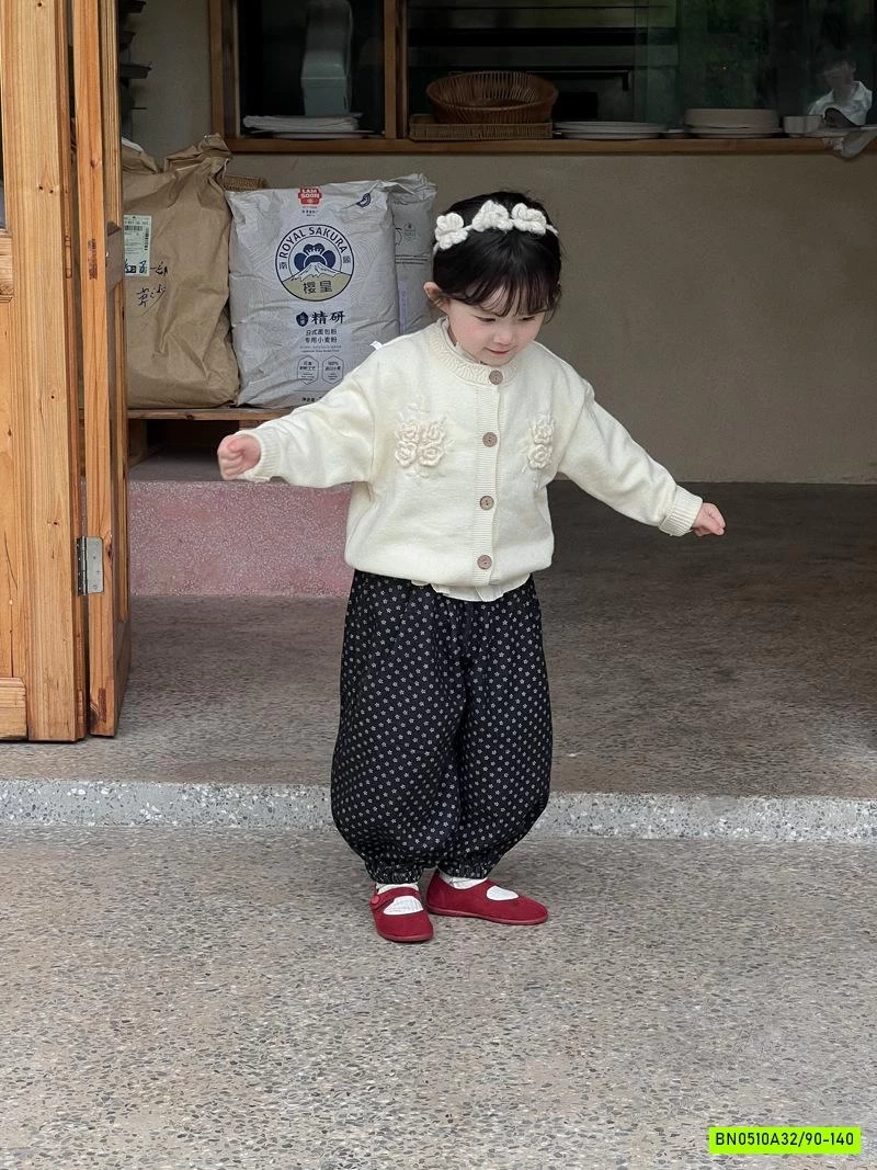 KHOÁC LEN THÊU HOA MIX QUẦN BOM