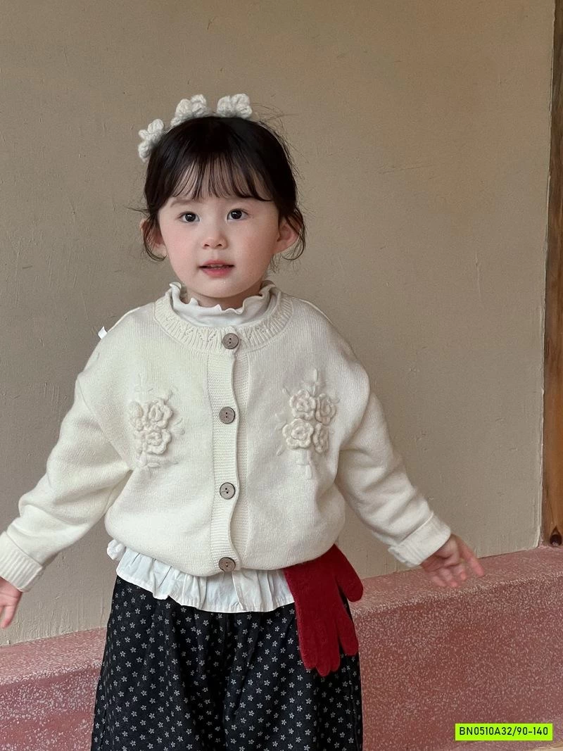 KHOÁC LEN THÊU HOA MIX QUẦN BOM