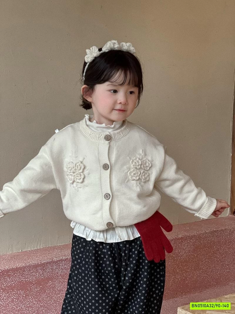 KHOÁC LEN THÊU HOA MIX QUẦN BOM