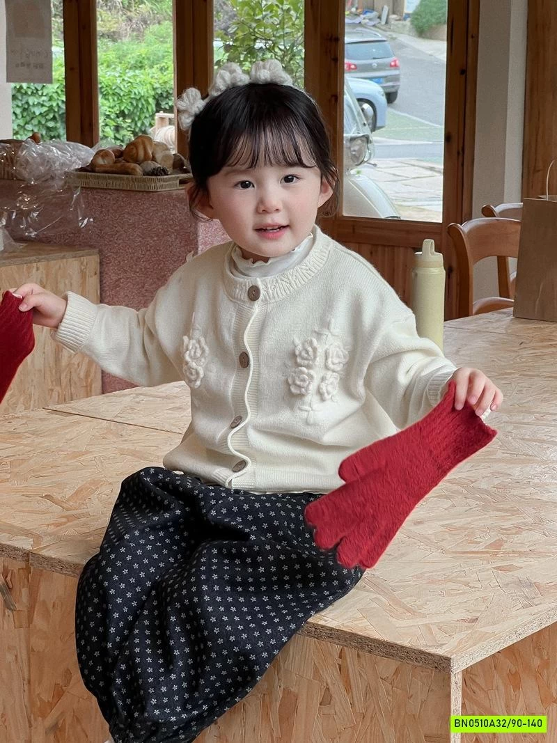 KHOÁC LEN THÊU HOA MIX QUẦN BOM