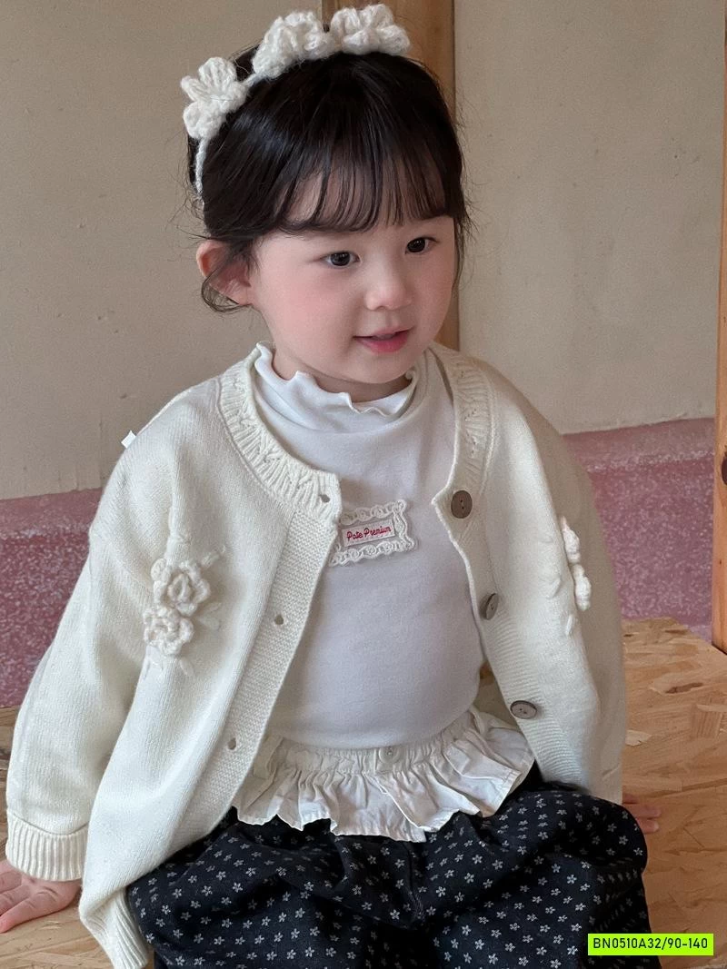 KHOÁC LEN THÊU HOA MIX QUẦN BOM