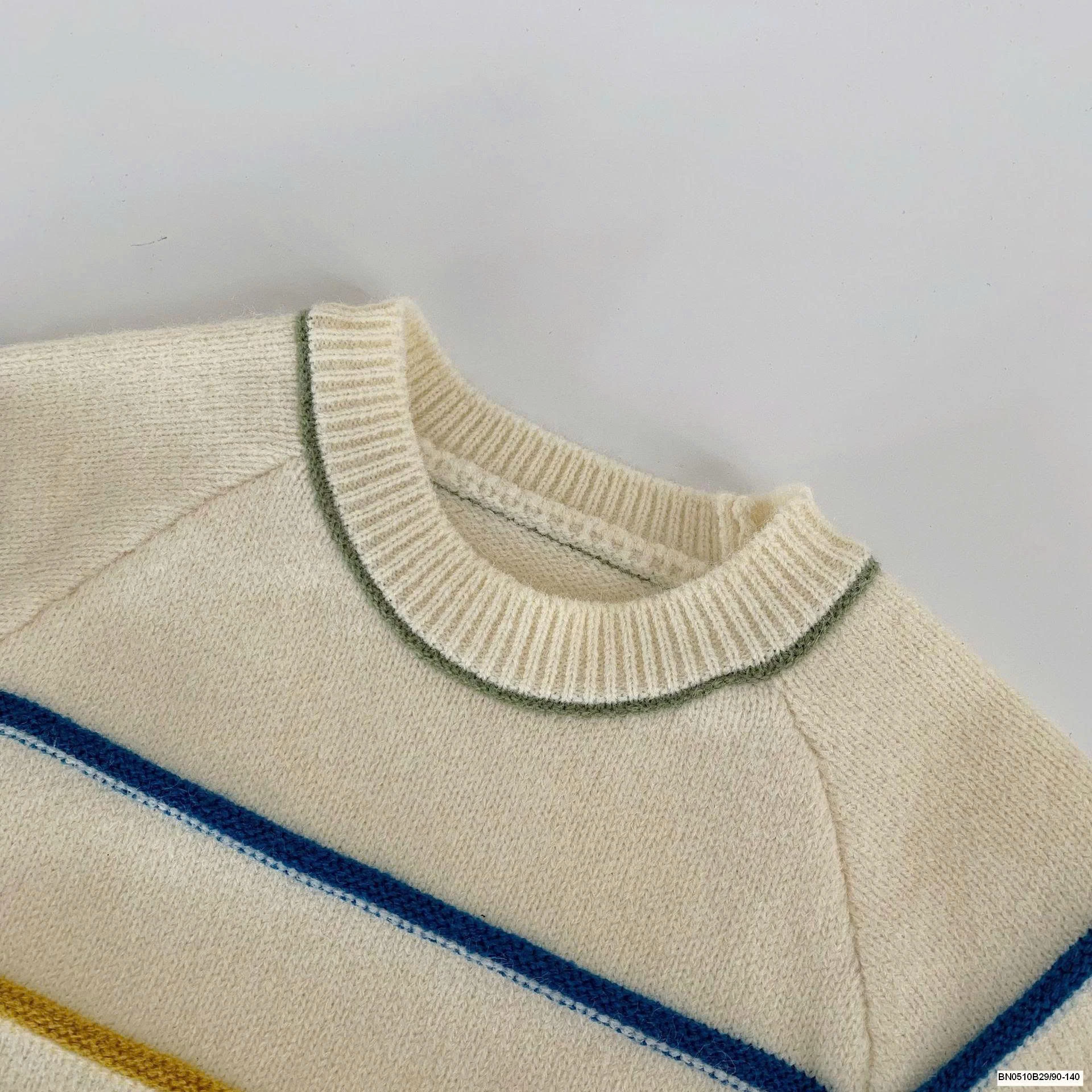 ÁO LEN KẺ SẮC MÀU