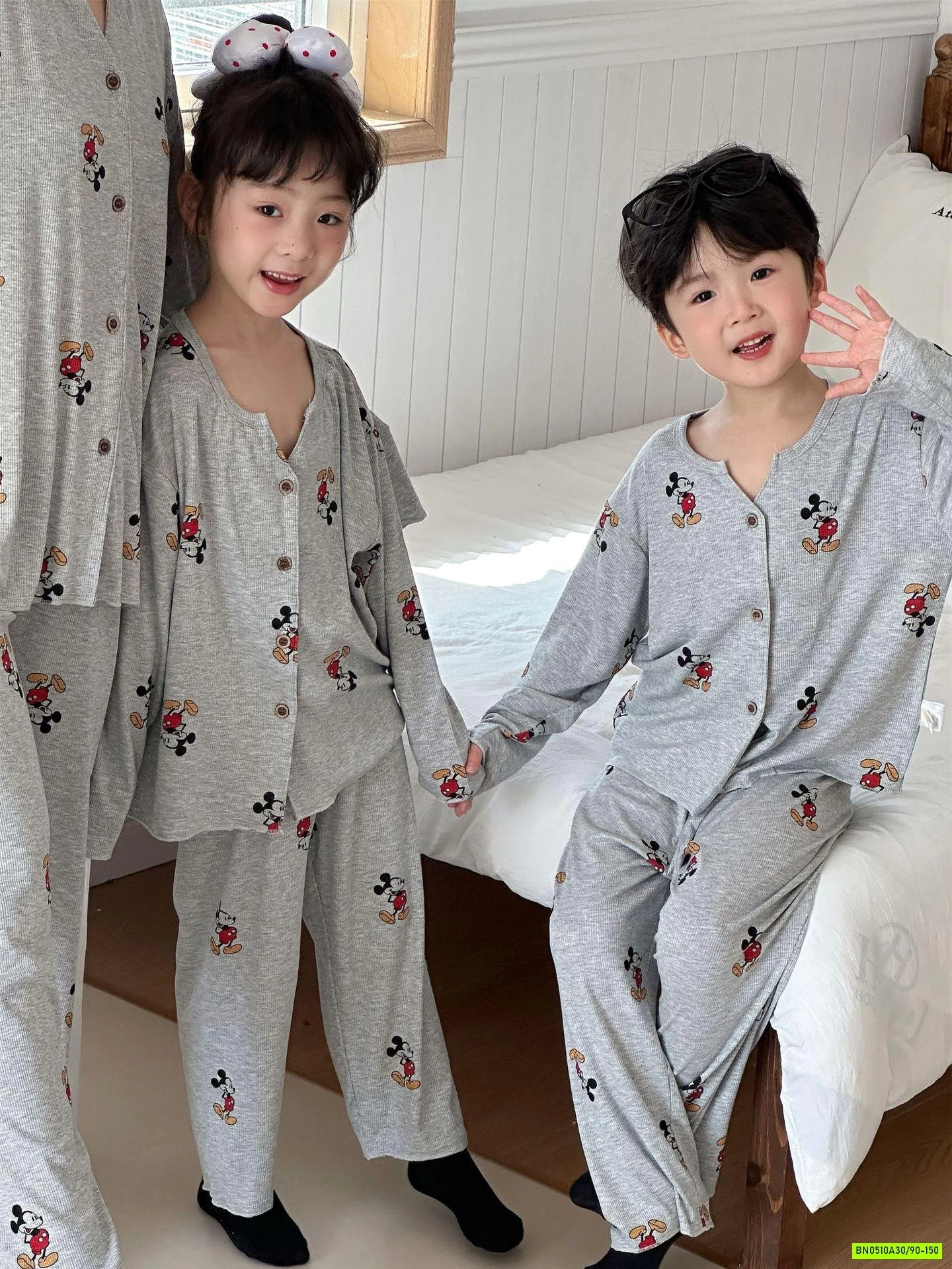 BỘ NGỦ MICKEY XÁM