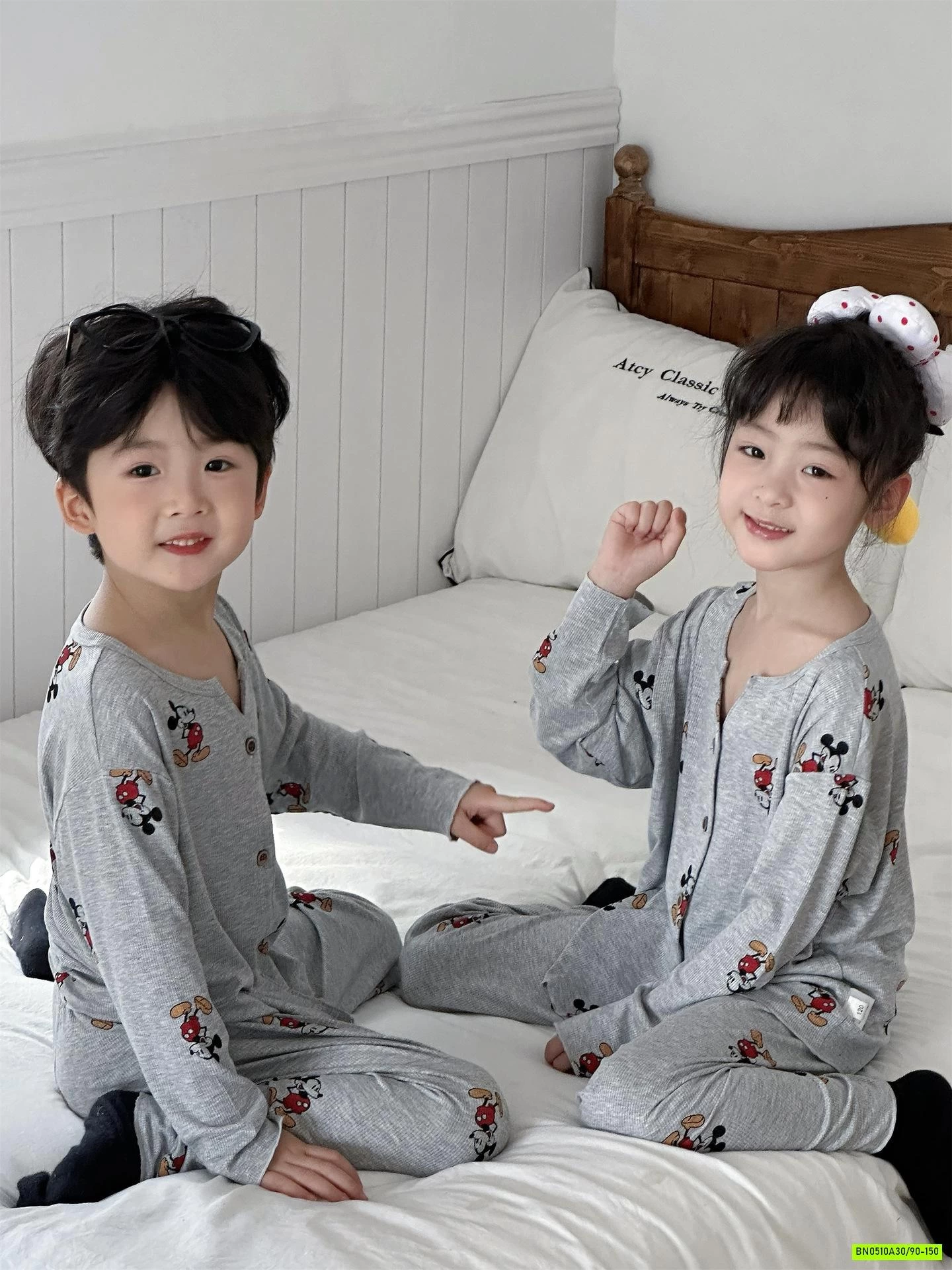 BỘ NGỦ MICKEY XÁM