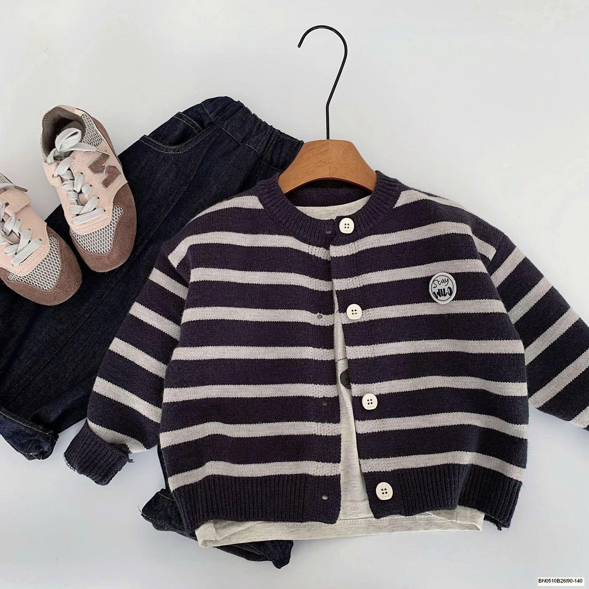 ÁO LEN KẺ NGANG THỜI TRANG ĐÓNG CÚC