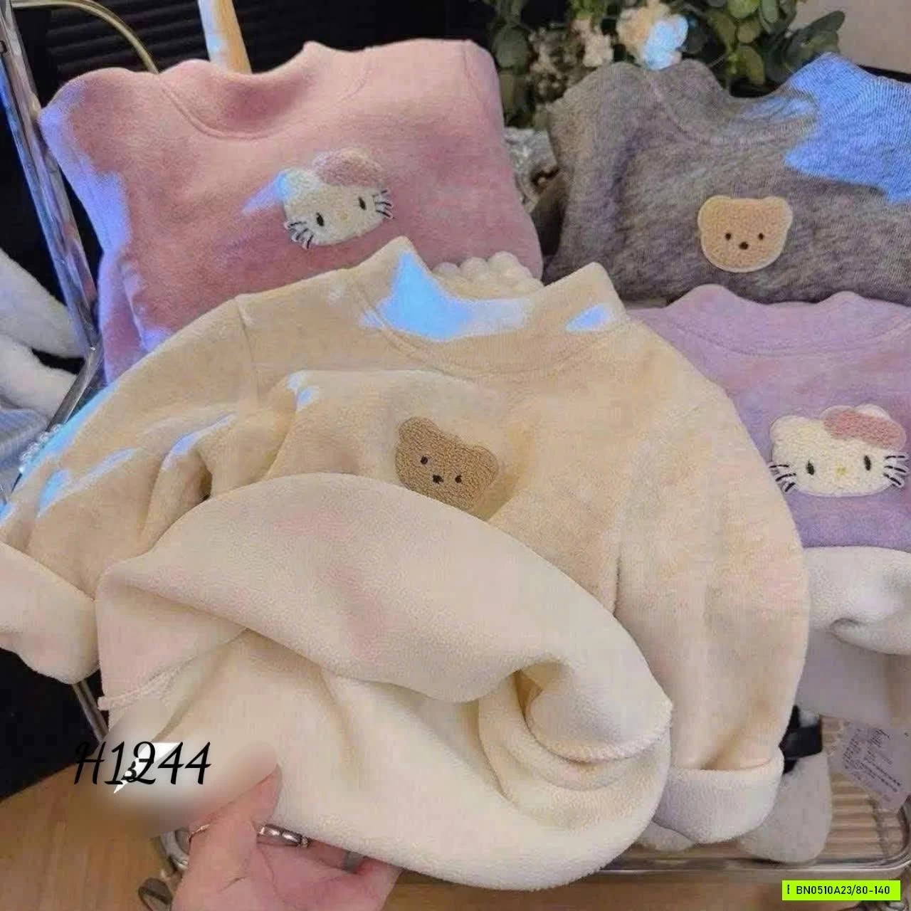 ÁO NỈ LÔNG CỪU CỔ 3P