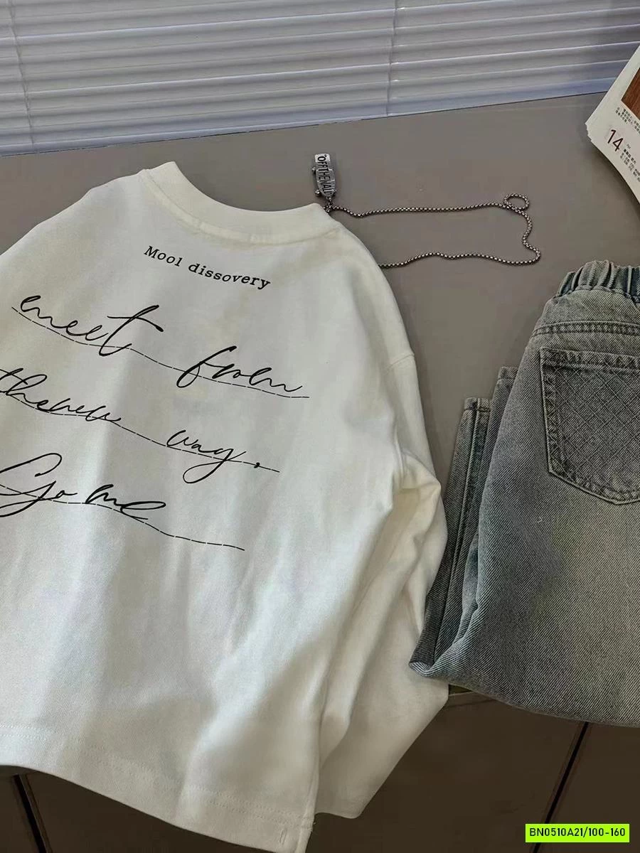 ÁO THUN TRẮNG IN CHỮ NHỎ