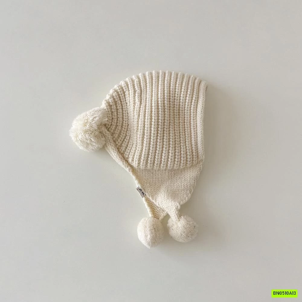 MŨ LEN BỊT TAI GẮN BÔNG VINTAGE