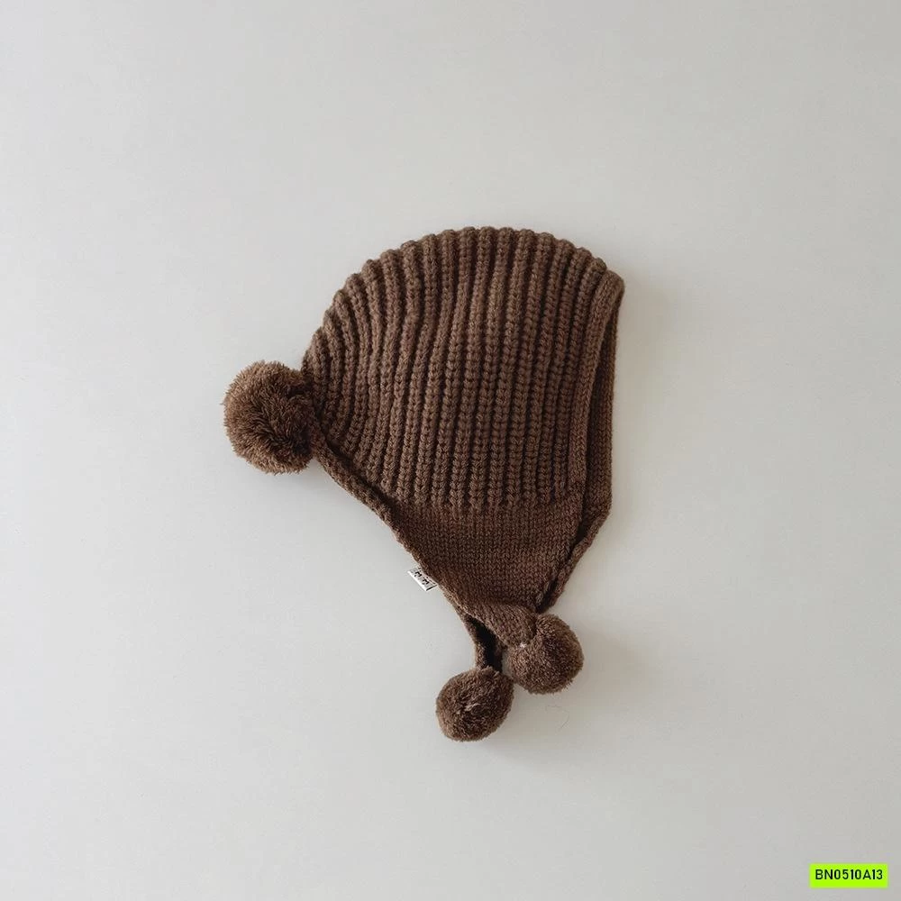 MŨ LEN BỊT TAI GẮN BÔNG VINTAGE