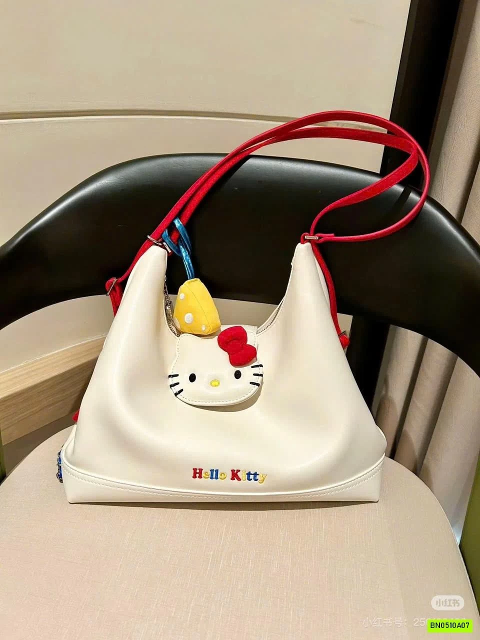 TÚI ĐEO CHÉO KITTY NỘI ĐỊA TOUTOU