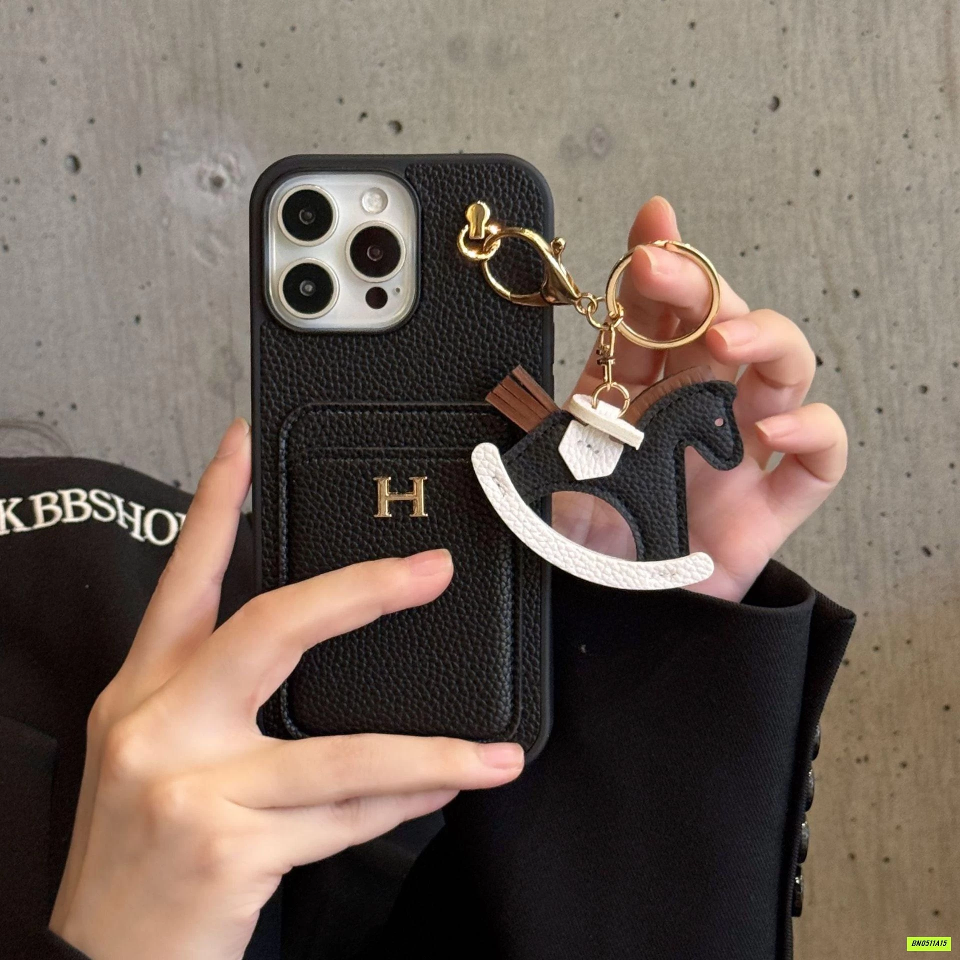 ỐP ĐIỆN THOẠI KÈM MÓC NGỰA