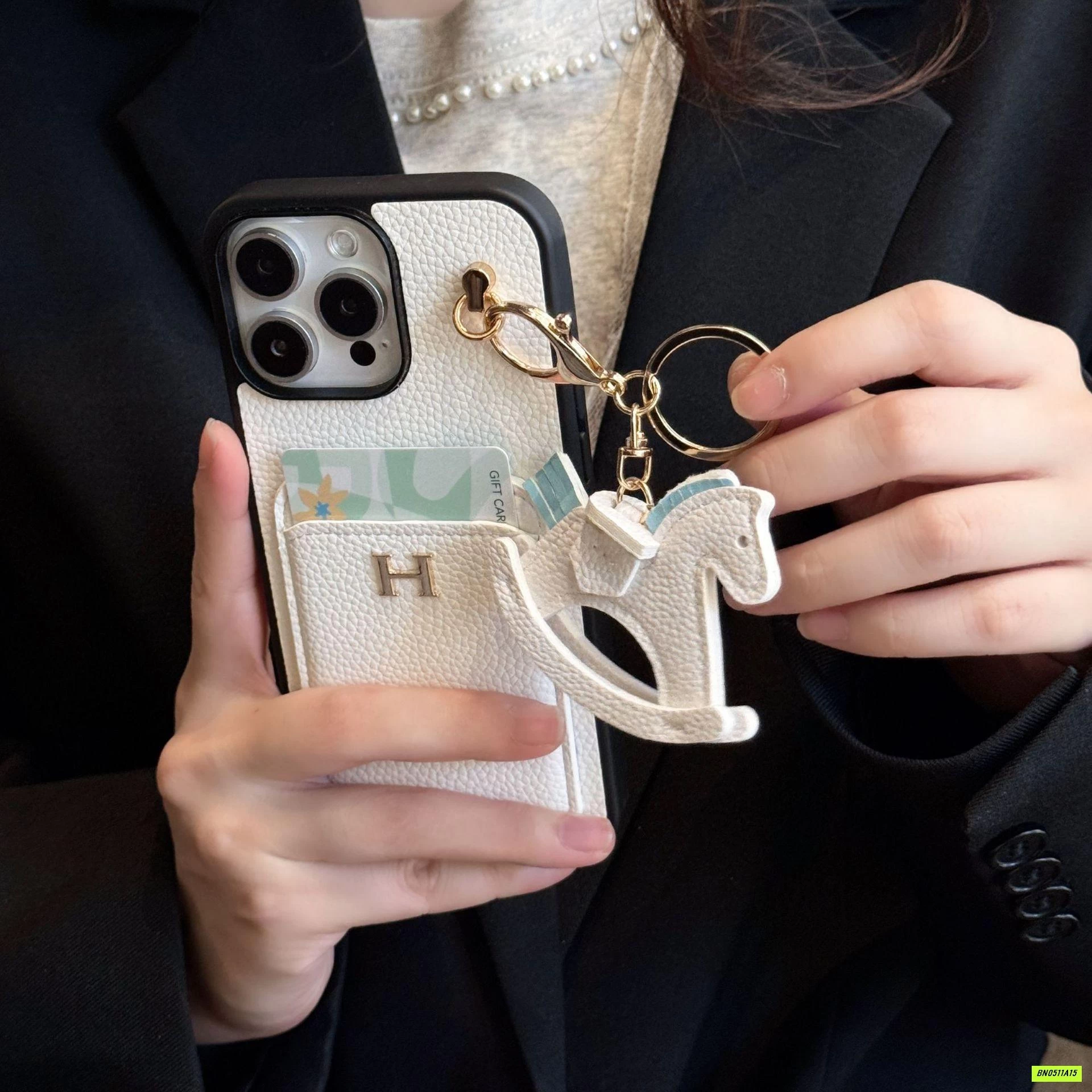 ỐP ĐIỆN THOẠI KÈM MÓC NGỰA