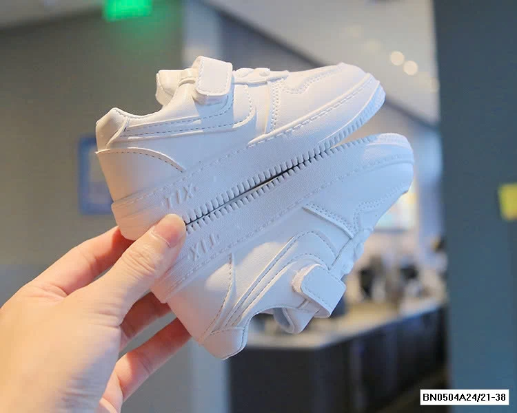 GIÀY THỂ THAO TRẮNG QUỐC DÂN