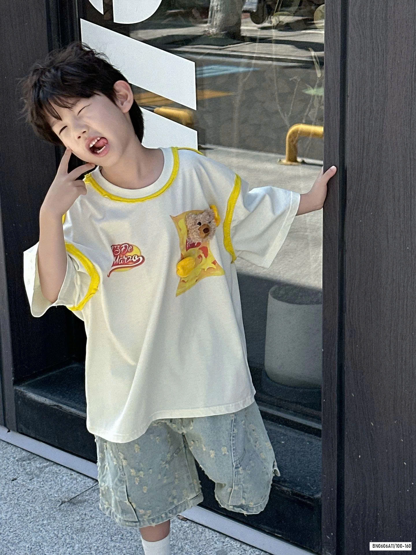 ÁO THUN GẤU MIX SHORT JEANS