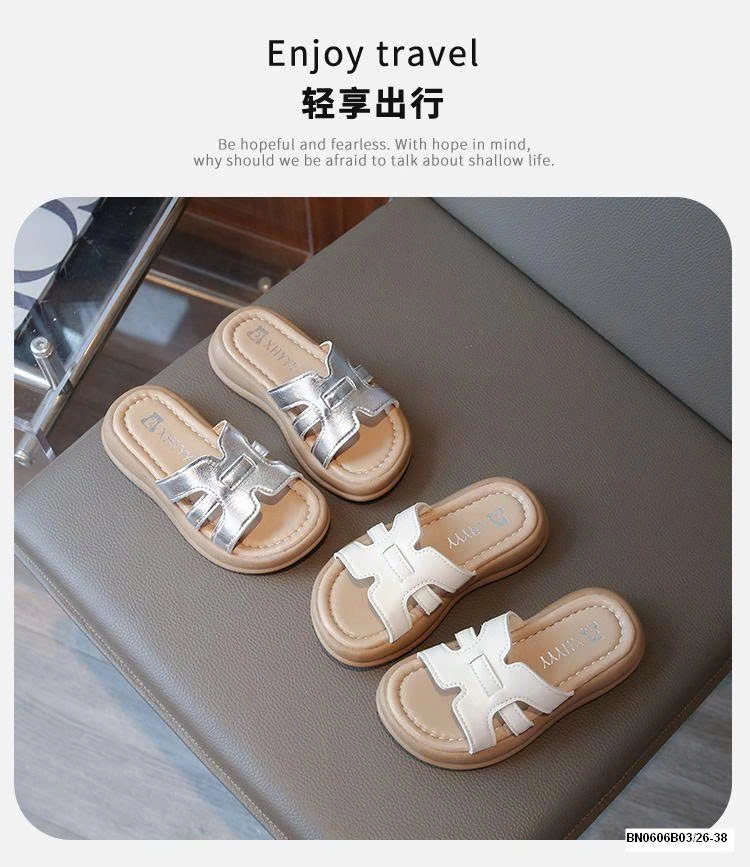 DÉP LÊ QUAI CHỮ H BÉ GÁI