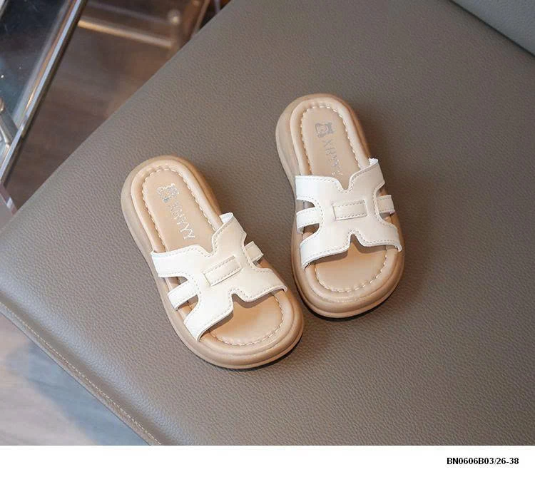 DÉP LÊ QUAI CHỮ H BÉ GÁI